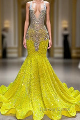 Yellow V-Neck Sleeveless Mermaid Prom Dresses Featuring Beadings and Sequins