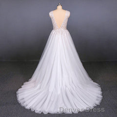 Flowy A-line Long V-neck Lace Tulle Beach Wedding Dresses Bridal Gowns