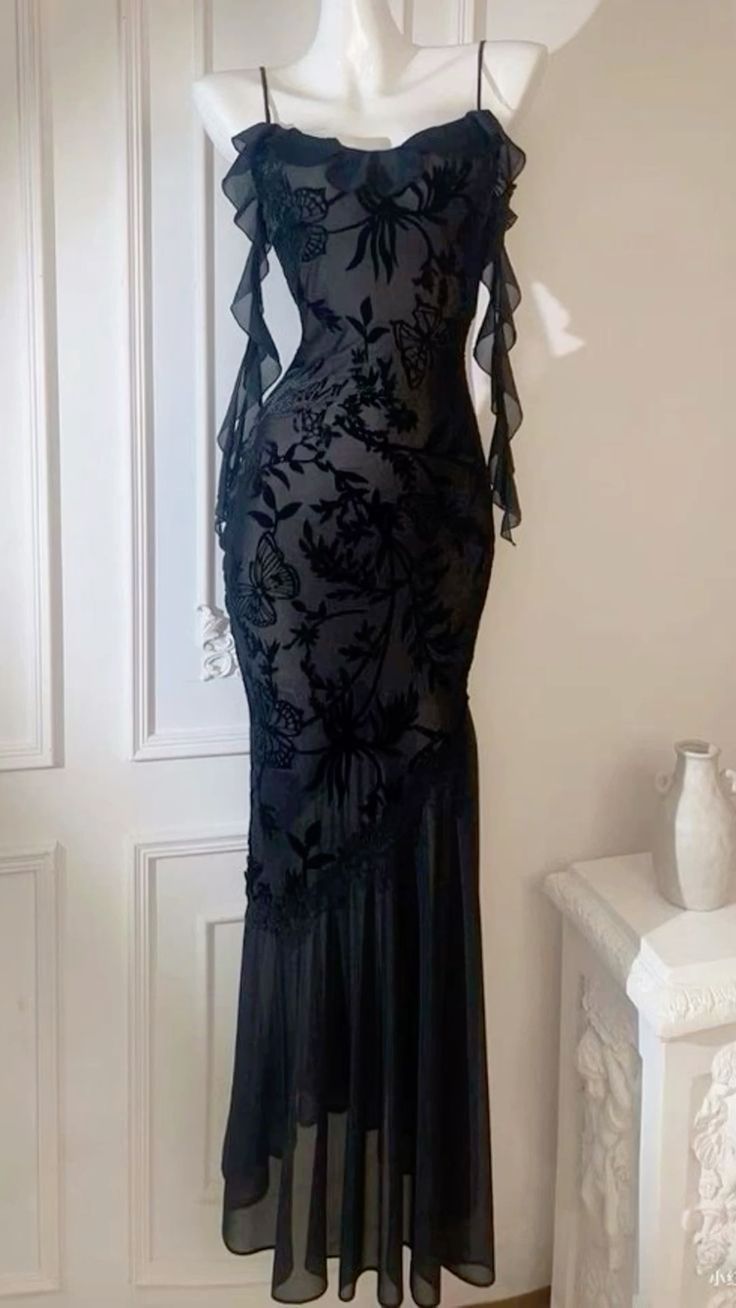 Sheath Spaghetti Straps Square Neck Sexy Dresses with Slit Champagne