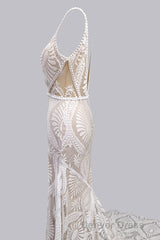 Elegant Spaghetti Straps V Neck Mermaid Lace Wedding Dresses