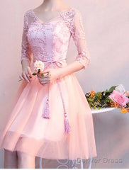 A-Line Bridesmaid Dress V Neck Half Sleeve Beautiful Back Knee Length Lace / Tulle With Appliques