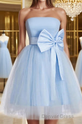 A-Line/Princess Strapless Short/Mini Tulle Homecoming Dresses With Bow