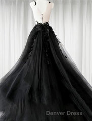 A-line/Princess V-neck Court Train Tulle Wedding Dresses with Appliques Lace