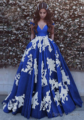 Ball Gown Off-the-Shoulder Sleeveless Court Train Tulle Prom Dresses With Pleated Appliqued