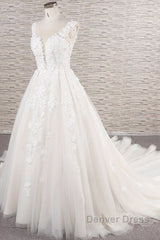 Beautiful Long A-line Tulle Lace Appliques Backless Wedding Dresses