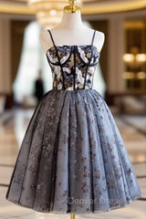 Black Tulle Sequins Embroidery Spaghetti Straps Homecoming Dresses