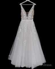 Boho Rustic Wedding Dresses Tulle V Neck Embroidery