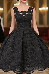 Classic Square Knee-Length Sleeveless Black Lace Homecoming Dresses