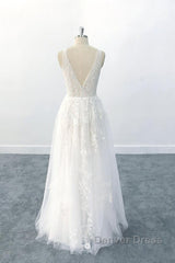 Elegant Long A-line V-neck Appliques Tulle Backless Wedding Dresses