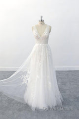 Elegant Long A-line V-neck Appliques Tulle Backless Wedding Dresses