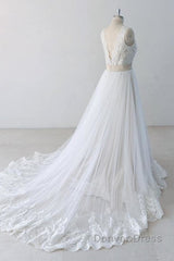 Elegant V-neck Lace Tulle A-line Wedding Dresses