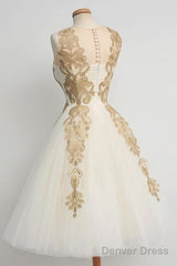 Elegant White Homecoming Dress Knee-Length With Lace