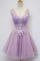 Floral A-Line V-Neck Knee Length Tulle Homecoming Dress With Appliques