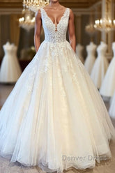Gorgeous Long A-Line Tulle Wedding Dresses With Appliques Lace