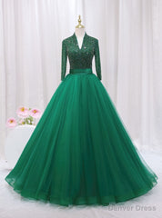 Green Tulle V-neck Long Sleeve Backless Beading Prom Dress
