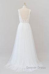 Long A-line Open Back V-neck Lace Tulle Wedding Dresses