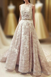 Gorgeous Round Neck Sleeveless Lace Prom Dresses Sweep Train with Appliques