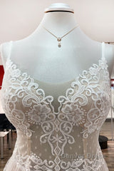 Luxury Long A-line V-neck Tulle Open Back Lace Wedding Dresses