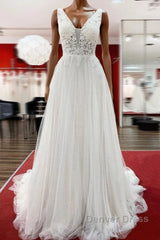 Modest Long A-line V-neck Tulle Ruffles Backless Wedding Dresses With Lace