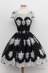 Scoop Black Homecoming Dress Knee-Length White Lace Cap Sleeves