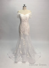 Trumpet/Mermaid Lace Off-The-Shoulder Tulle Wedding Dresses
