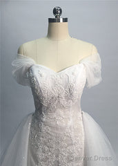 Trumpet/Mermaid Lace Off-The-Shoulder Tulle Wedding Dresses