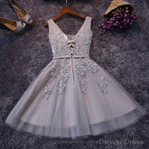 Tulle A-line V-neck Knee-length Lace Short Prom Dresses,Homecoming Dress with Applique