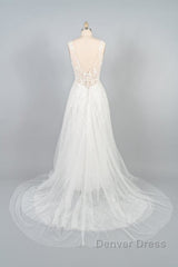 V-neck Appliques Tulle A-line Wedding Dresses