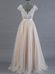 V Neck Short Sleeves Wedding Dress Lace Applique Floor Length Tulle Bridal Gowns