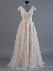 V Neck Short Sleeves Wedding Dress Lace Applique Floor Length Tulle Bridal Gowns