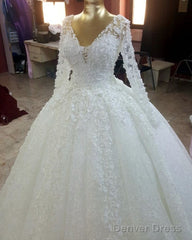 Vintage Lace Wedding Dress V Neck Long Sleeves With Flowers