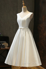 White Round Neck Satin Short Prom Dresses White Homecoming Dresses