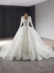 White Tulle V-neck Long Sleeve Lace Appliques Wedding Dress