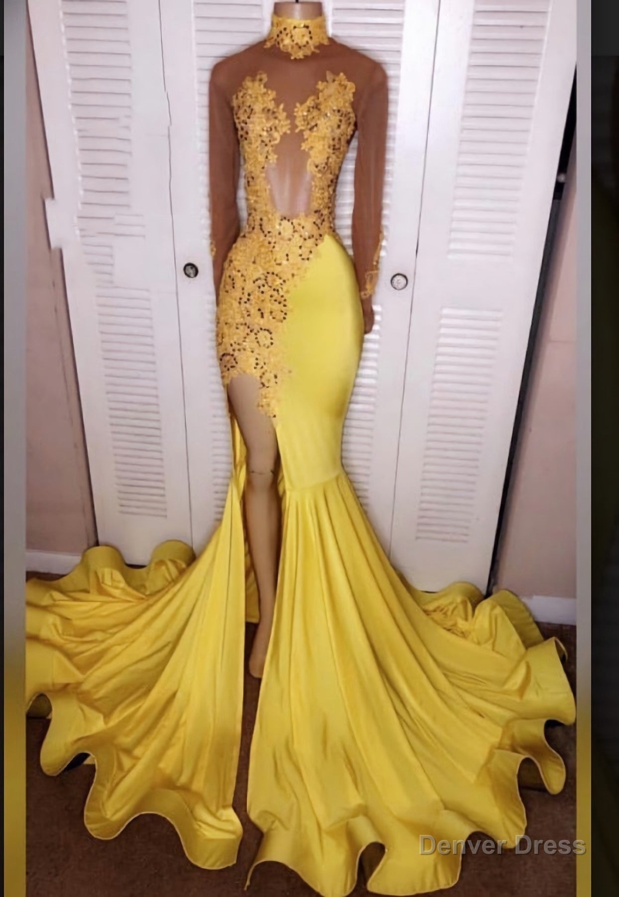 2025 Junoesque Yellow Split Mermaid/Trumpet Long Sleeve Satin Prom Dresses Secondary image