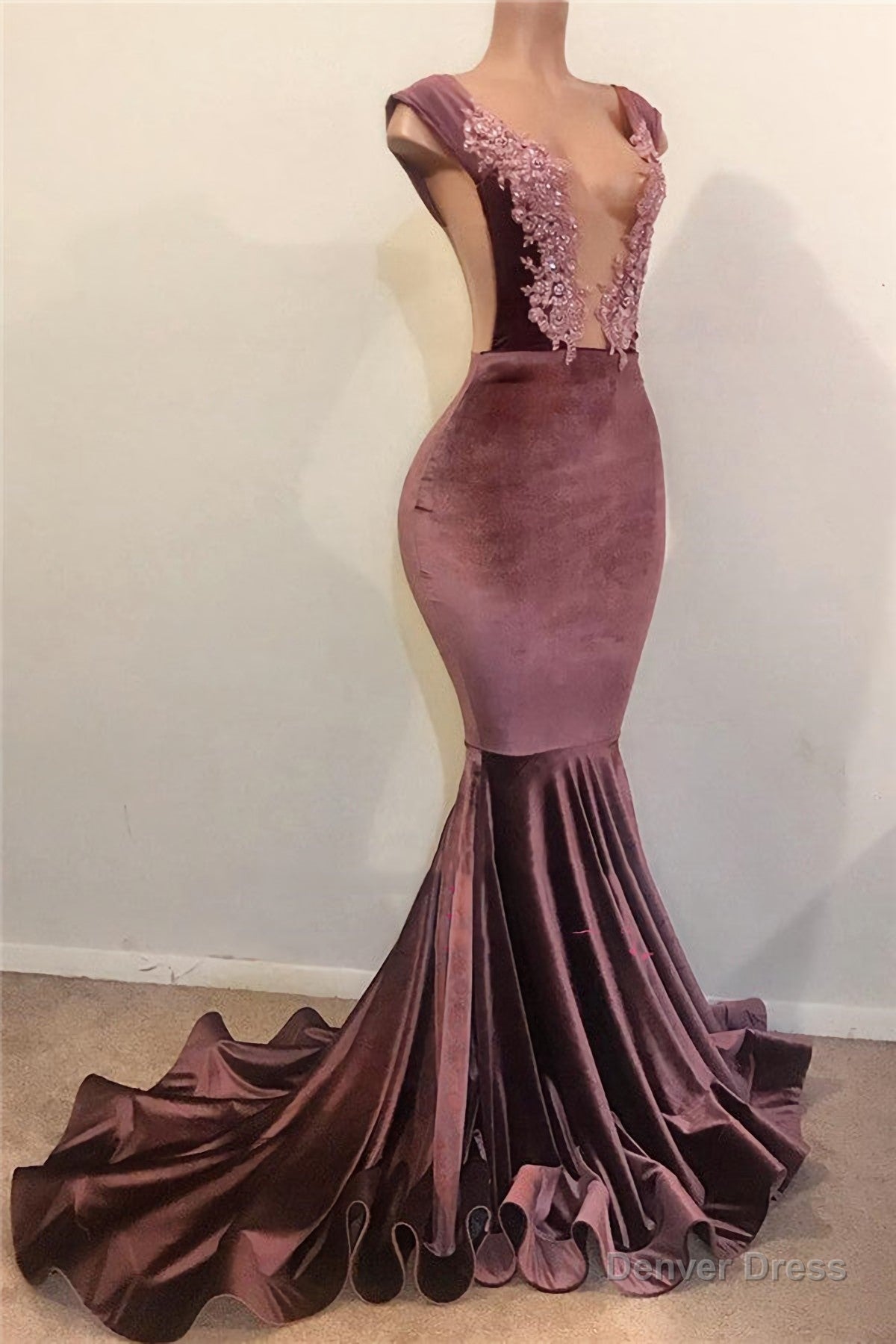 2026 New Arrival Mermaid Velvet Grape Open Front Backless Prom Dresses