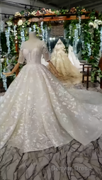 Luxury Lace Wedding Dresses Scoop Half Sleeves Appliques Ball Gowns