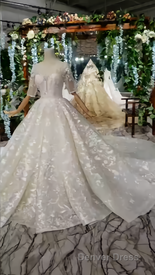 Luxury Lace Wedding Dresses Scoop Half Sleeves Appliques Ball Gowns