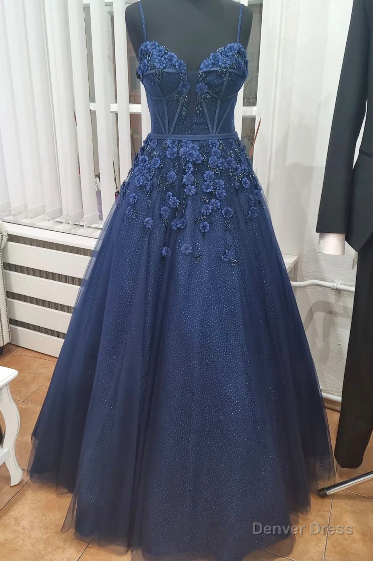 Blue Spaghetti Strap Tulle Appliqu篓娄d Long A-Line Prom Dress Main image