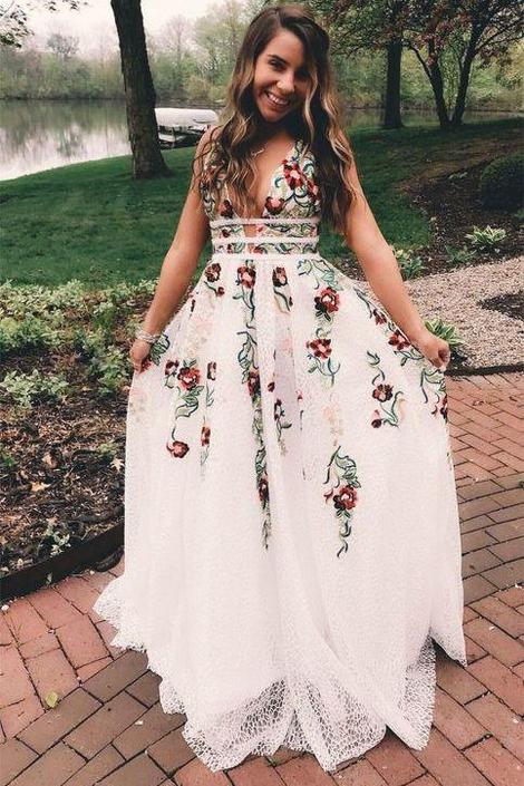 V-Neck Sexy Floral Embroidered Long Prom Dresses Secondary image