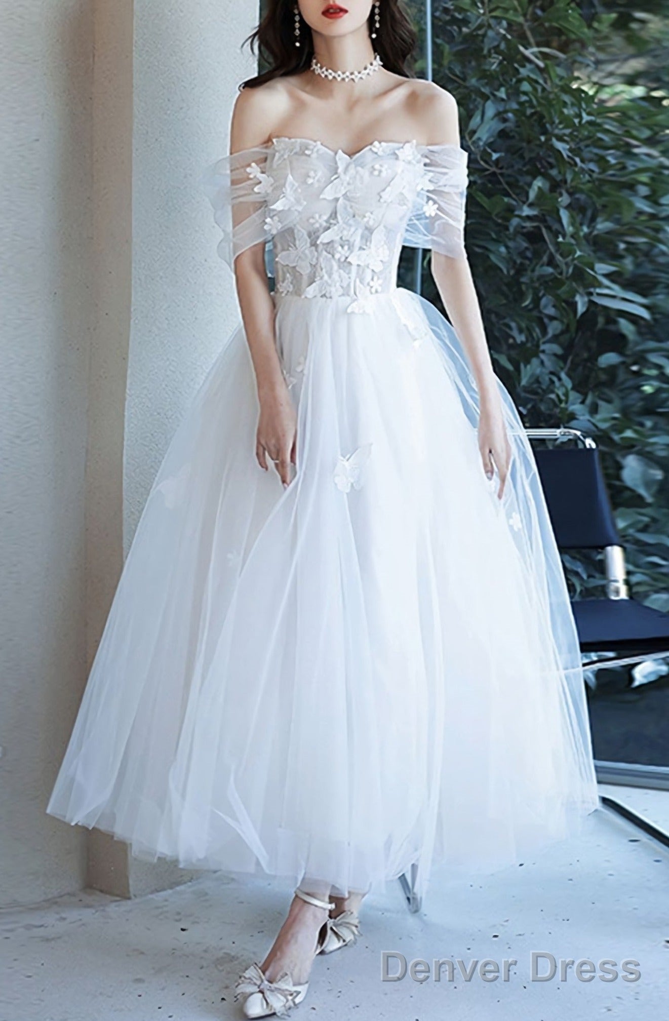 White Sweetheart Off Shoulder Tulle Lace Tea Length Prom Dress Main image