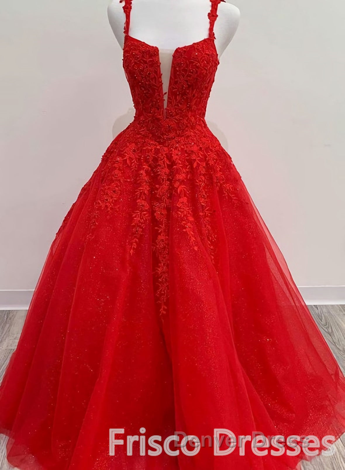 Red Tulle Lace A Line Prom Dress Appliques Long Prom Dresses