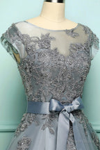 Elegant Cap Sleeves Short Grey Bridesmaid Dresses with Ribbon