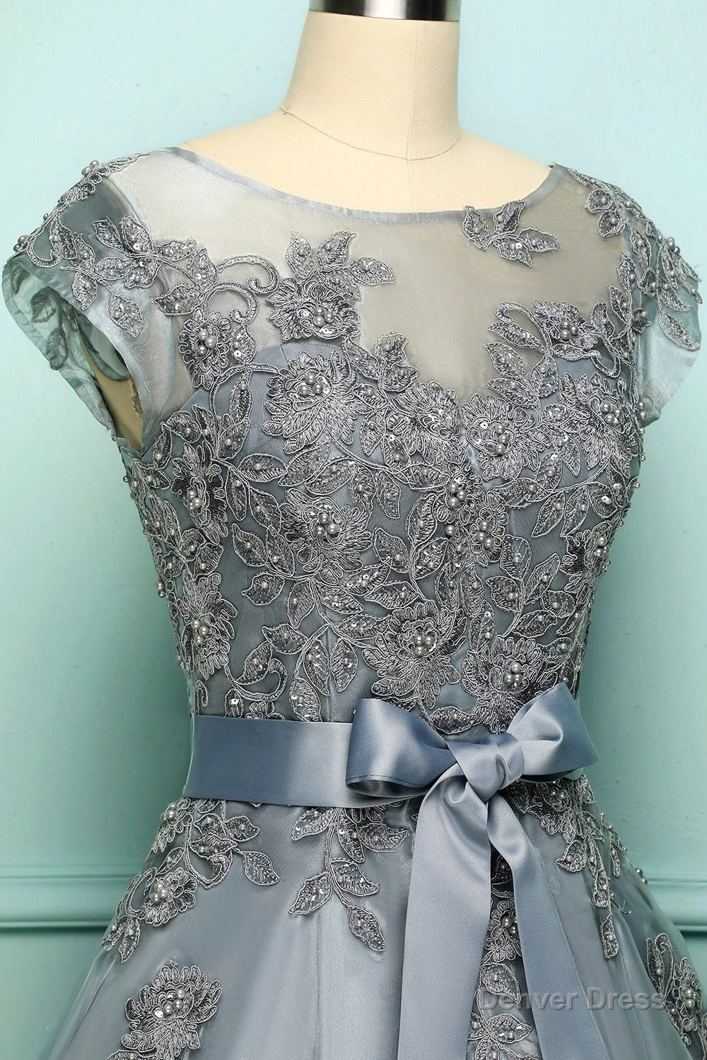 Elegant Cap Sleeves Short Grey Bridesmaid Dresses with Ribbon