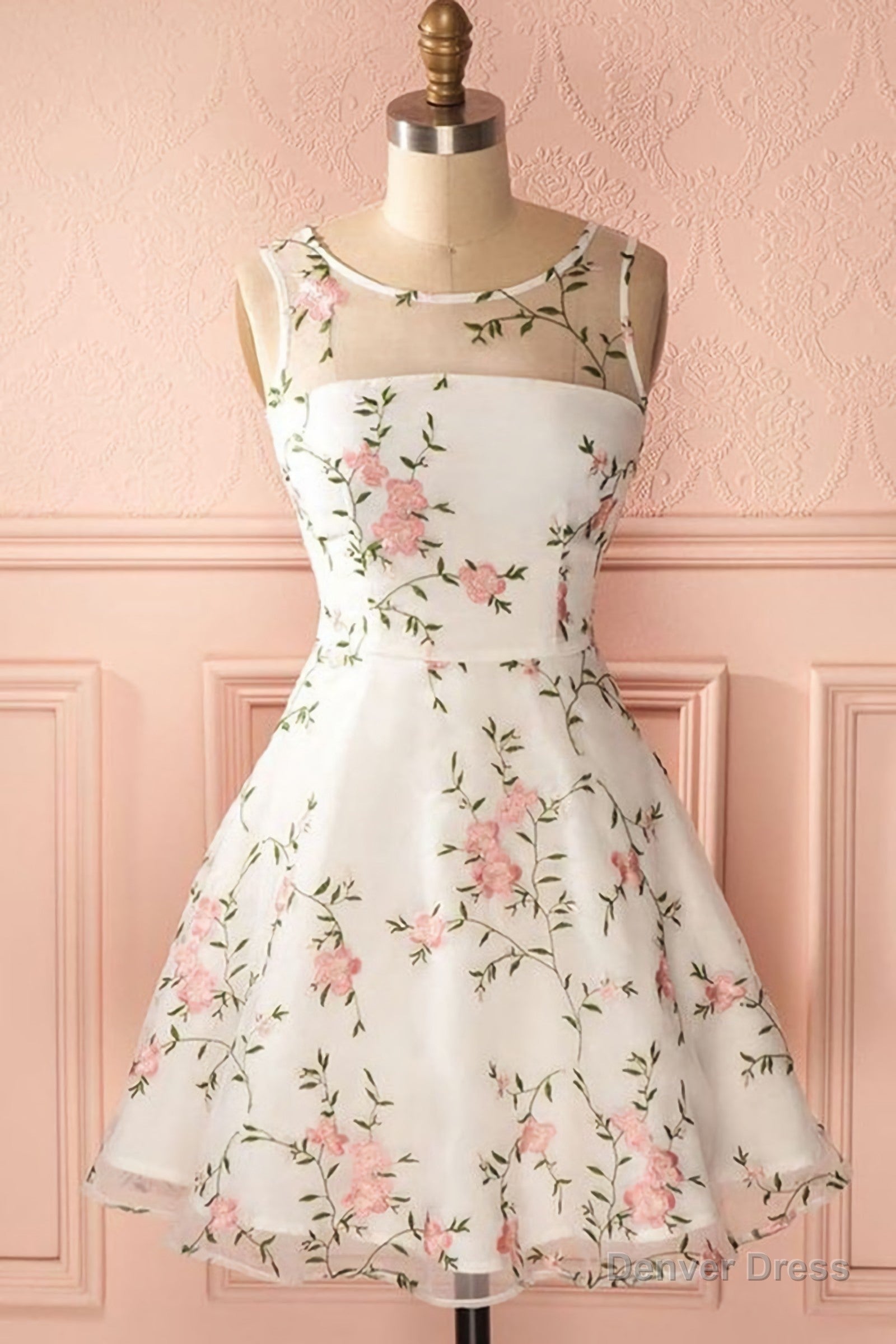 A Line Round Neck Floral Lace White Short Lace Appliques White White Homecoming Dresses Main image