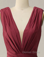 Burgundy Mermaid V-Neck Long Glitter Prom Dresses With Pleating