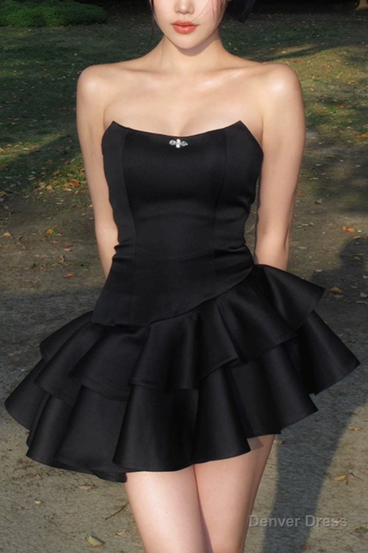 Chic Strapless Black Satin Short Prom Dresses, Layered Black Homecoming Dresses, Short Black Formal Graduation Evening Dresse Main image