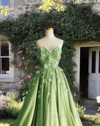 A Line 3D Flowers Embroidey Tulle Strapless Dresses