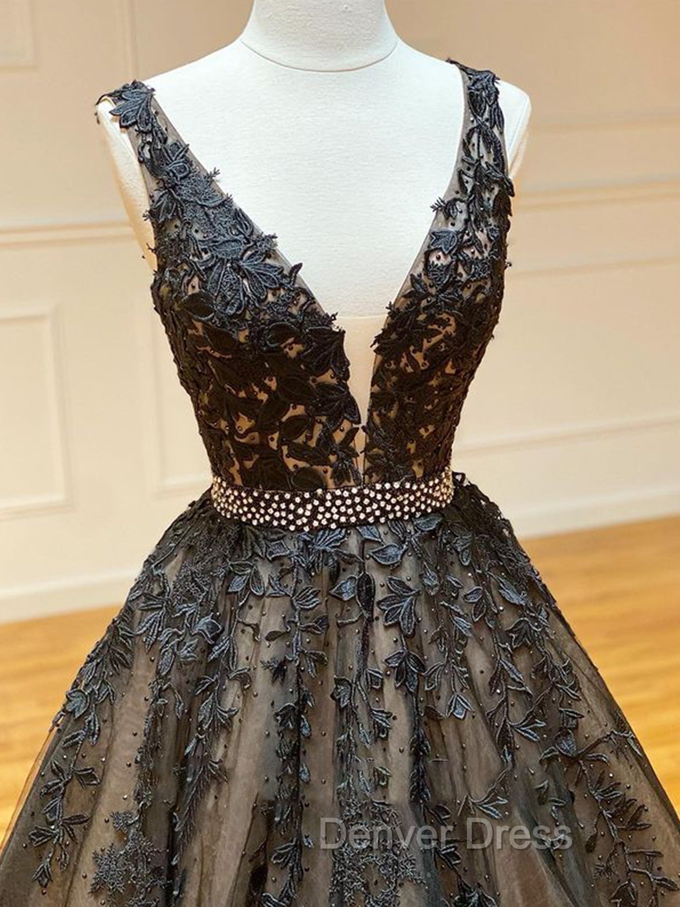 A Line Black V Neck Lace Long Prom Dresses Secondary image