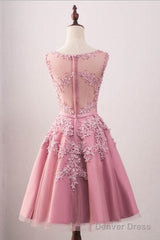 A-Line Crew Knee-Length  Tulle Homecoming Dress With Appliques