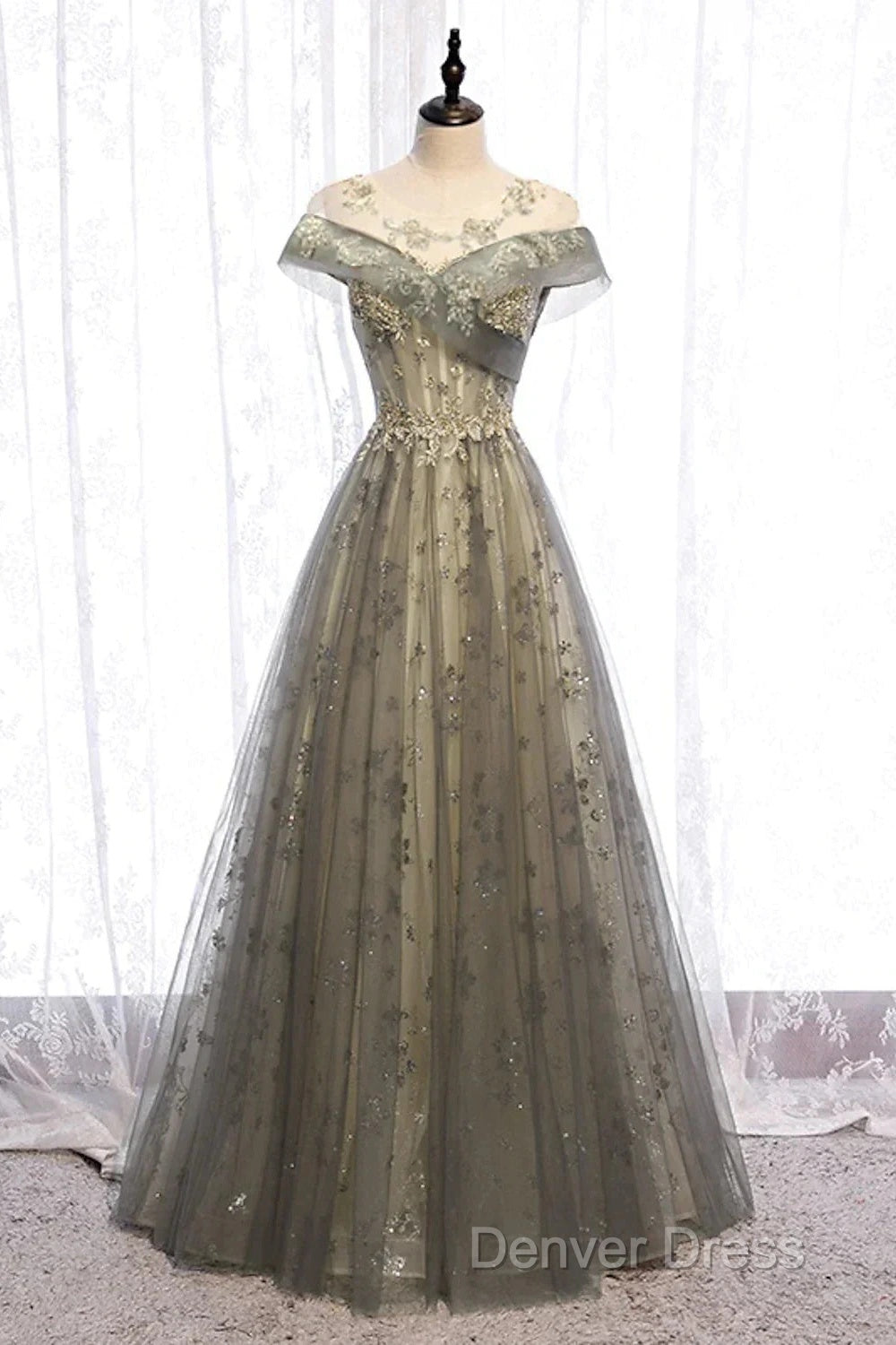 A-Line Evening Gown Elegant Dresses Wedding Floor Length Short Sleeve Tulle With Pleats